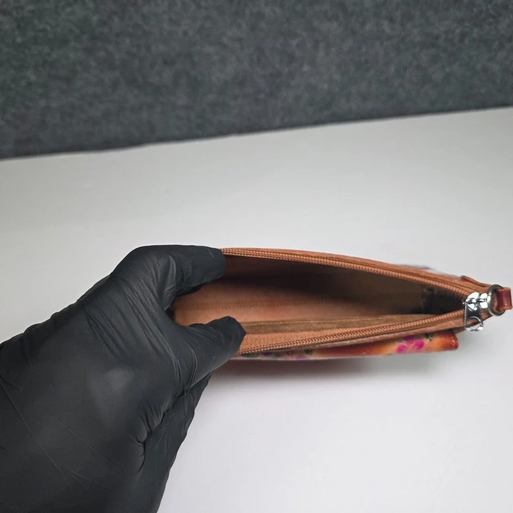 VTG Genuine Leather Clutch Zip Wallet Engraved Zip Closure‎ Floral Hawaii